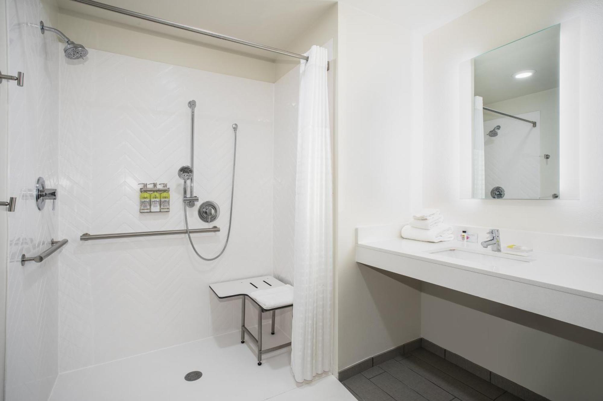 Holiday Inn Glendale - Stadium & Ent Dist By Ihg المظهر الخارجي الصورة
